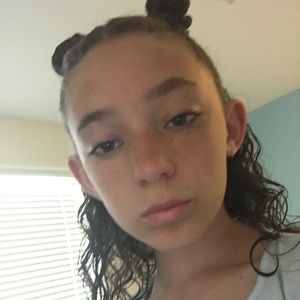 Meet your Posher, Maya